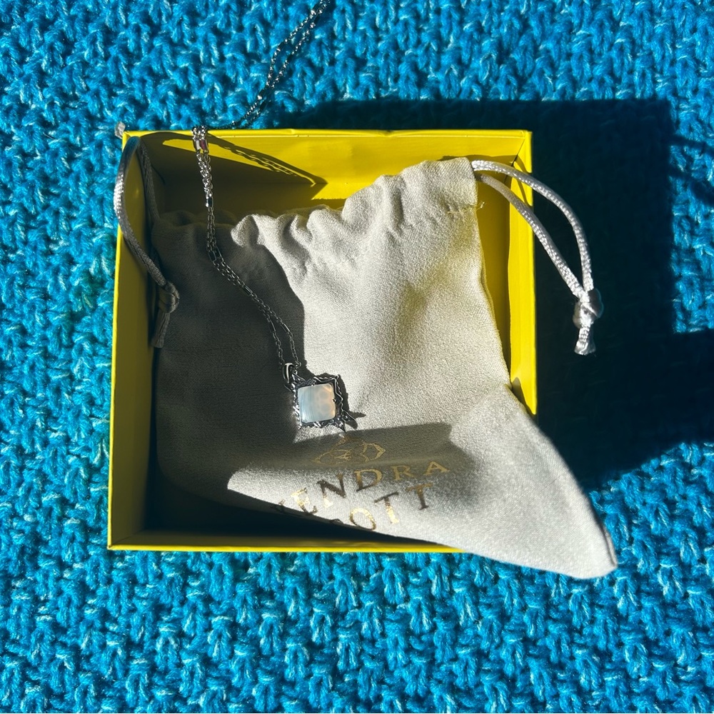 Kendra Scott Necklace